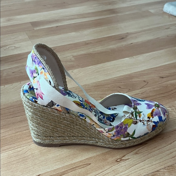 Stuart Weitzman Floral Wedge Espadrilles - Picture 6 of 10